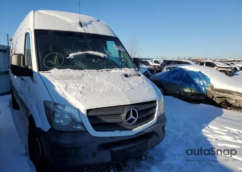 2017 Mercedes-Benz Sprinter 2500 High Roof V6 z USA, uszkodzony, nr VIN WD3PE8CD5HP521290